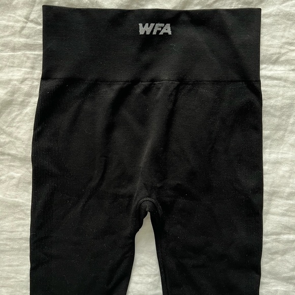 White Fox Boutique Black Seamless Leggings - Picture 9 of 10